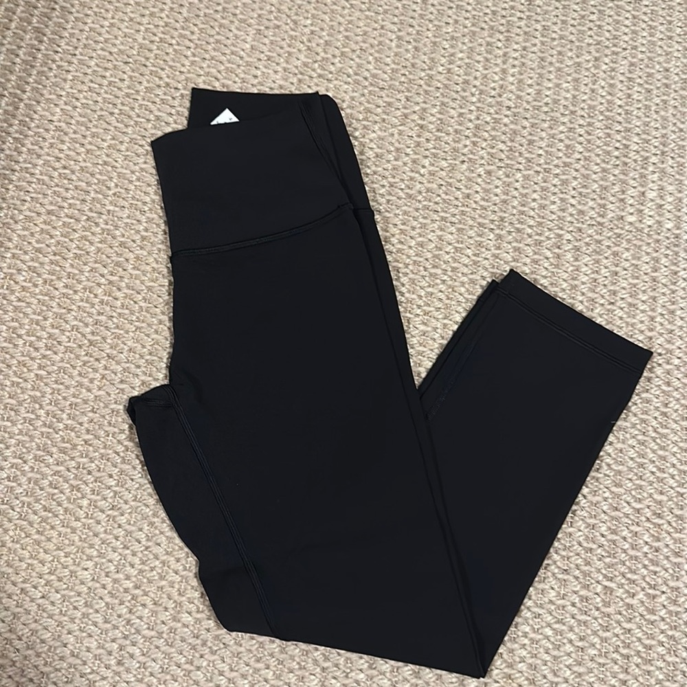 4 Lululemon Cropped 23” Leggings in Black